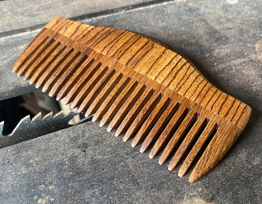 Why Choose Wooden Combs?