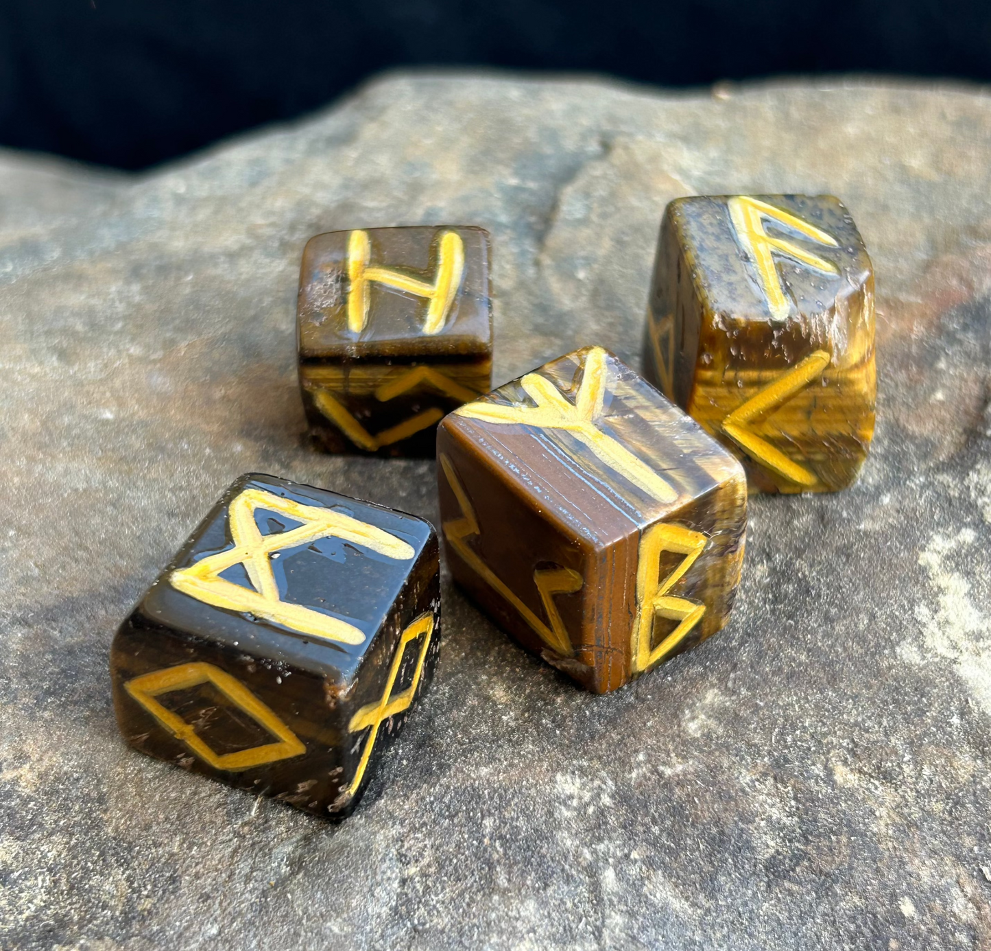 Tiger's Eye Rune Dice