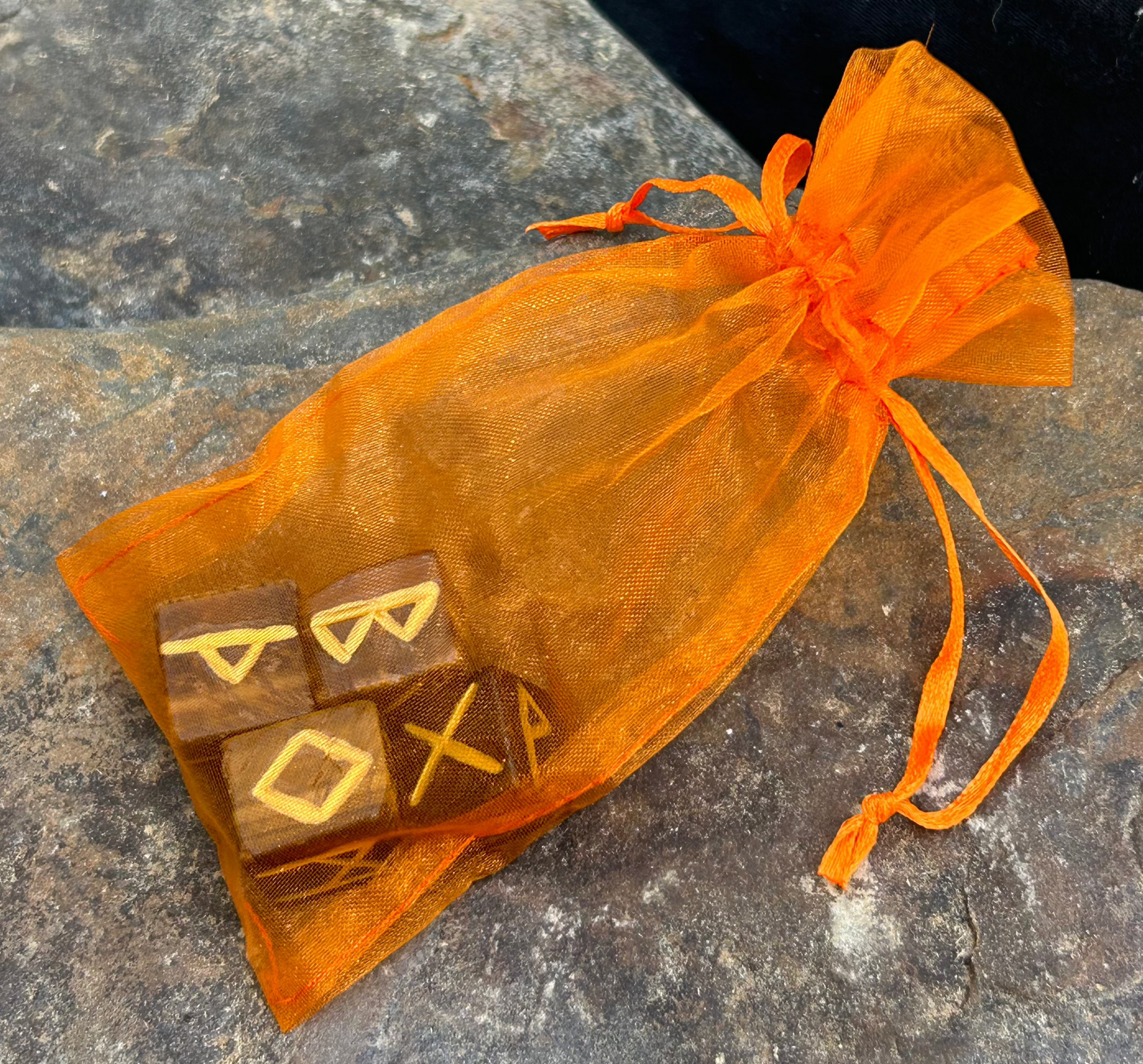 Tiger's Eye Rune Dice